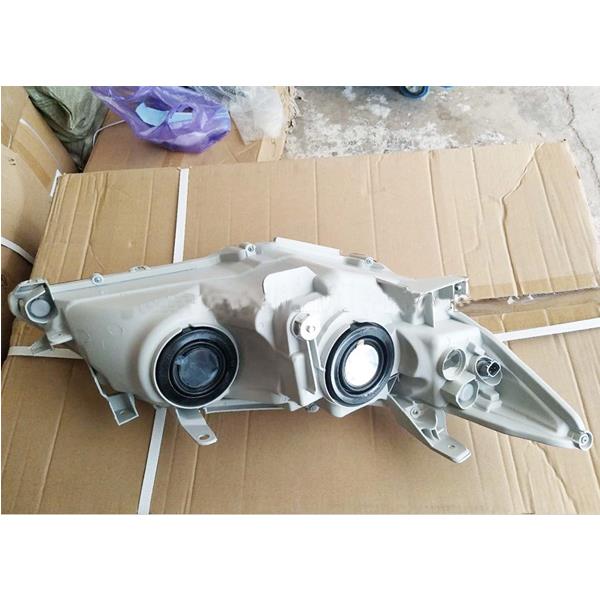 81150-06470 esitulede lamp Camry jaoks 1